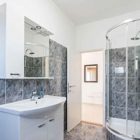 In - Insel Pasman 50975 Apartment Tkon