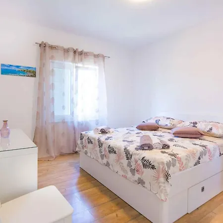 Apartman In - Insel Pasman 50975 *