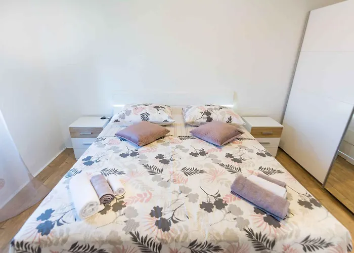 In - Insel Pasman 50975 * تكون