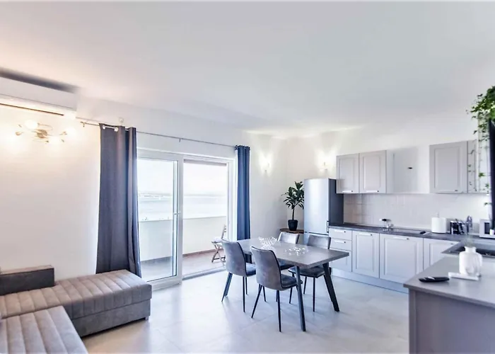 In - Insel Pasman 50975 * تكون