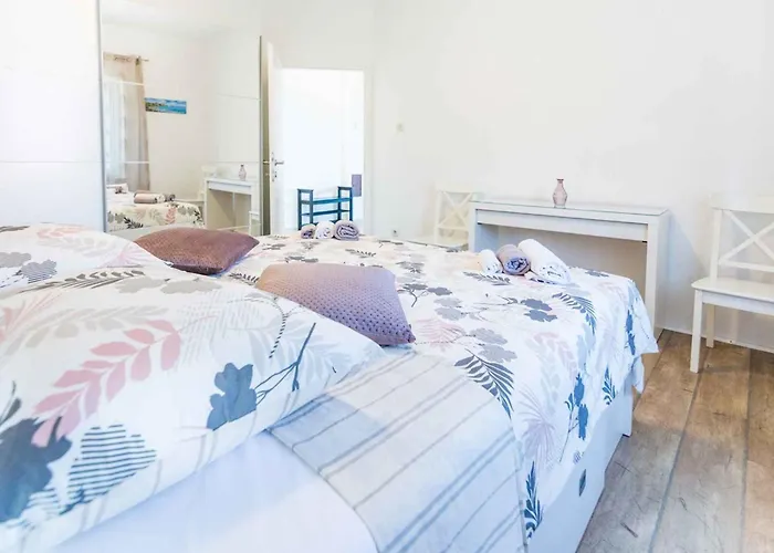 In - Insel Pasman 50975 تكون